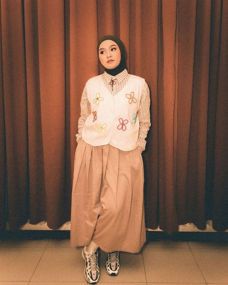Mengulik Makna Lagu “Menghargai Kata Rindu” dari Salma Salsabil